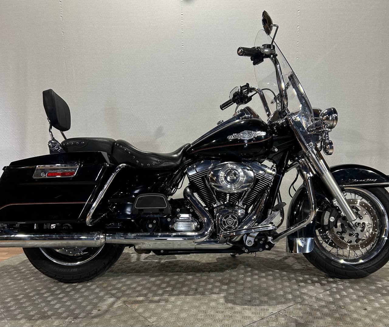 ROAD KING PEACE OFFICER