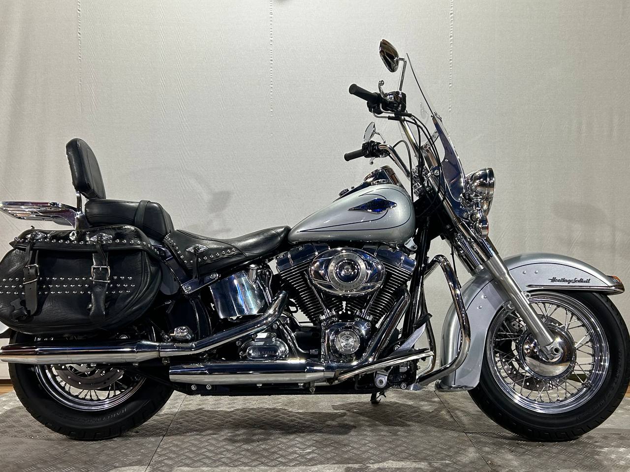 HERITAGE SOFTAIL CLASSIC